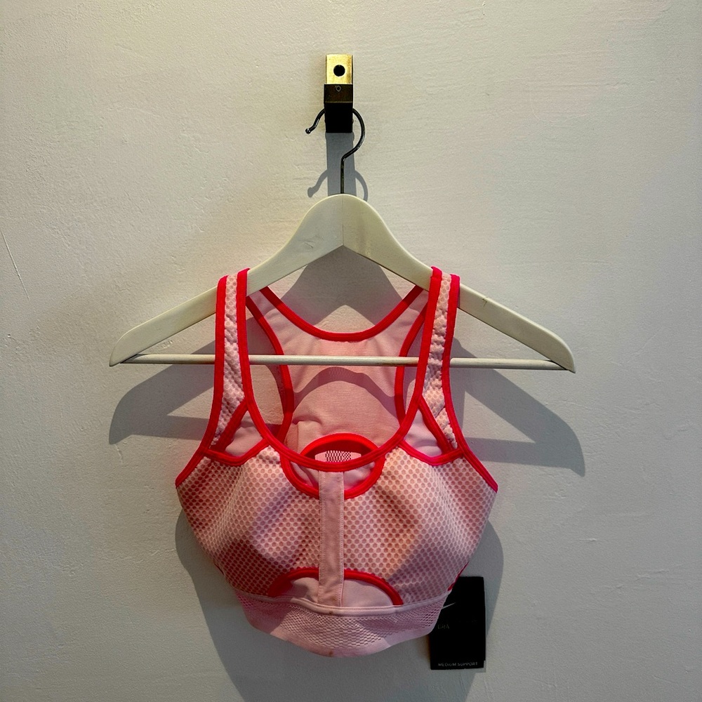 Nike Swoosh Ultrabreathe BRA